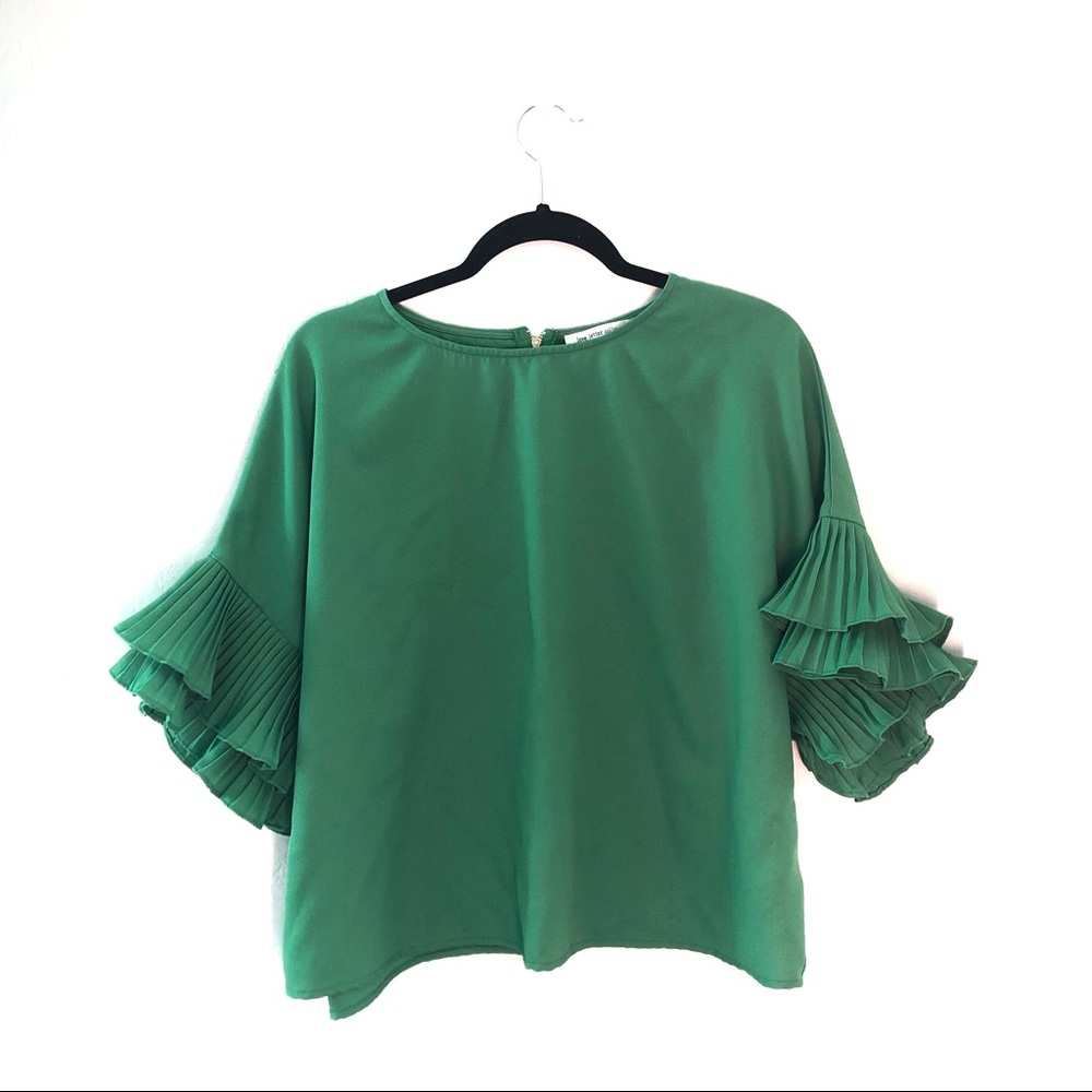 🦔 MOVING SALE Green Ruffled Sleeve top